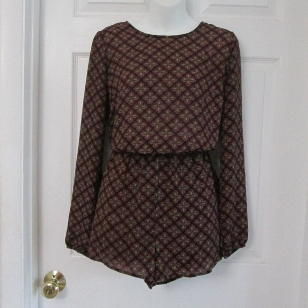 FOREVER 21 Long Sleeve Burgundy Romper (M)